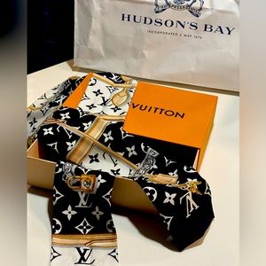LOUIS VUITTON Silk Printed Scarf